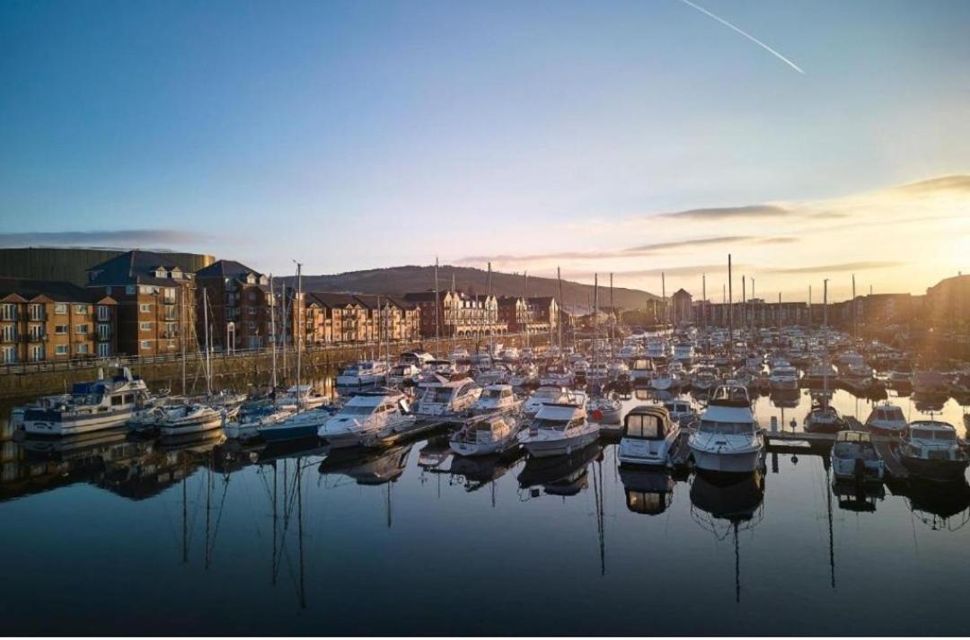 Swansea Marina Apartment Екстер'єр фото